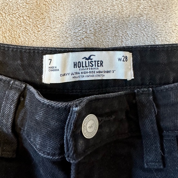 Black ripped high waisted mom shorts - Picture 2 of 3